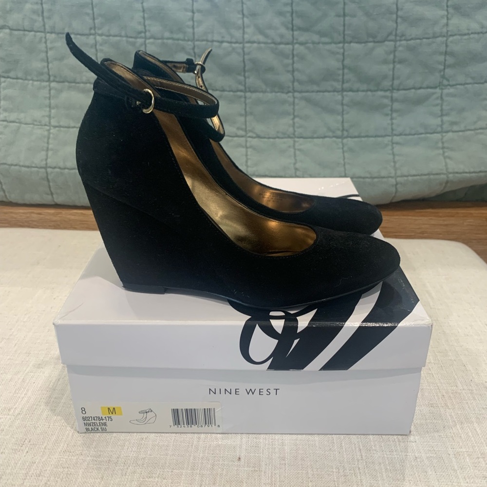Nine West Suede Mary Jane Wedges EUC Size 8, with box